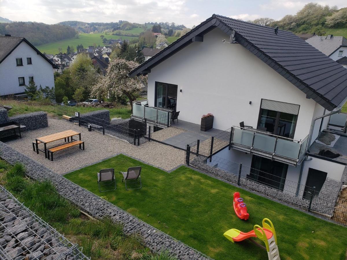 Ferienwohnungen Am Aeppelsberg Volkesfeld Eksteriør bilde